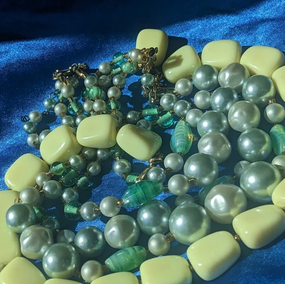 Two Vintage Necklaces Trifari & Japan - Picture 2 of 10